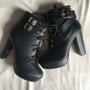 Black High heel booties